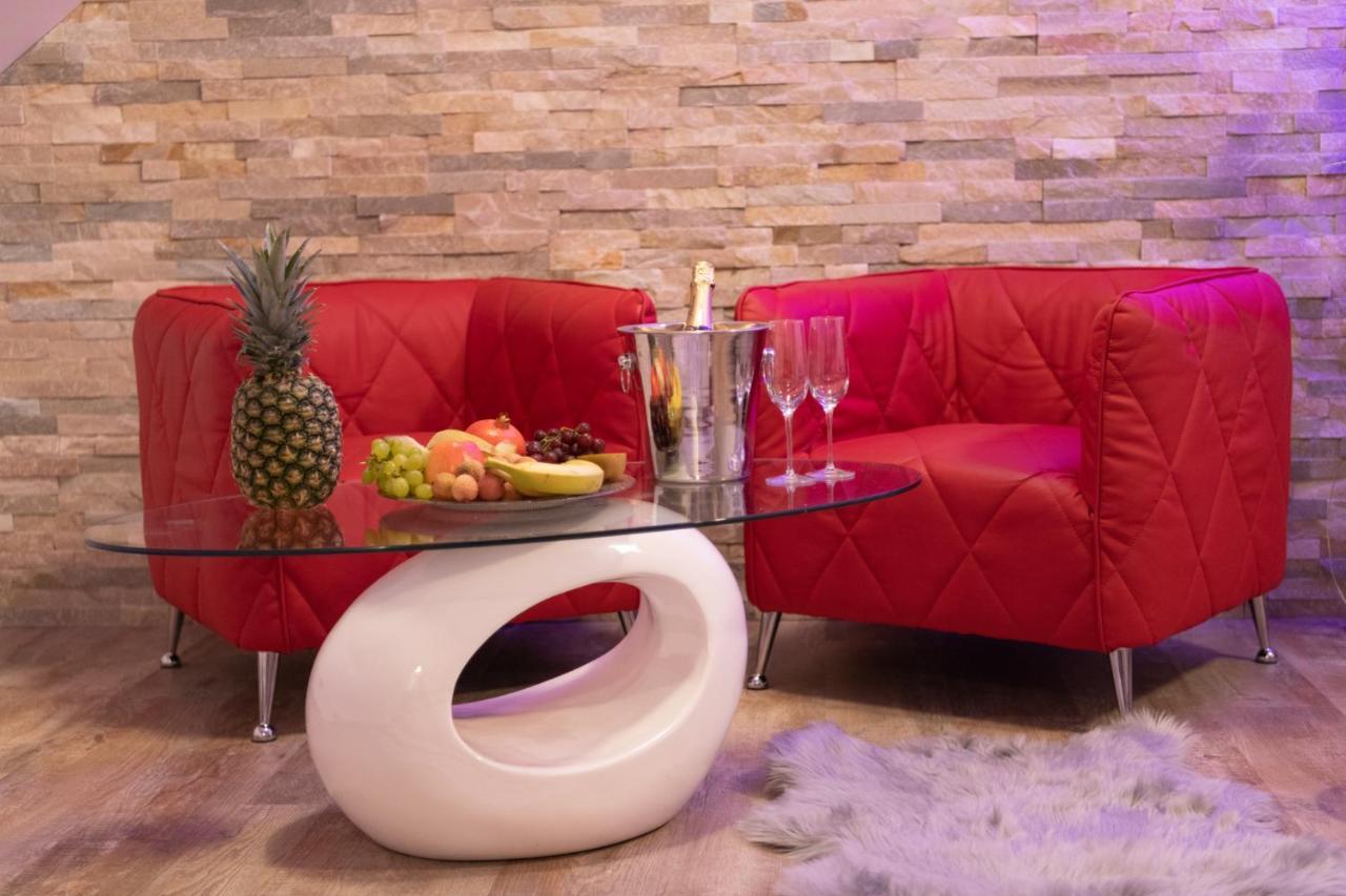 Romanticky Wellness Suite Hotel Heinz Dobris Luaran gambar