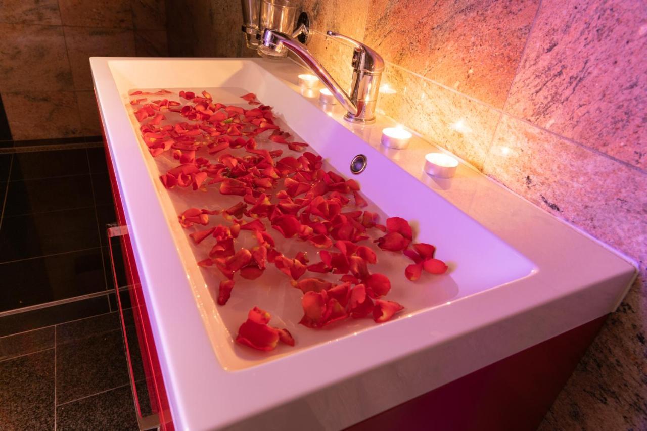 Romanticky Wellness Suite Hotel Heinz Dobris Luaran gambar