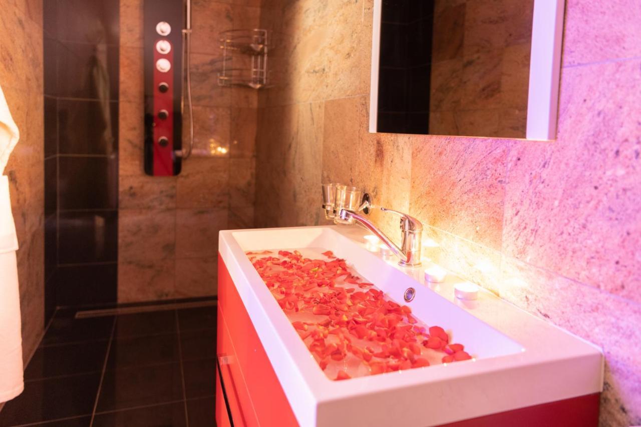 Romanticky Wellness Suite Hotel Heinz Dobris Luaran gambar