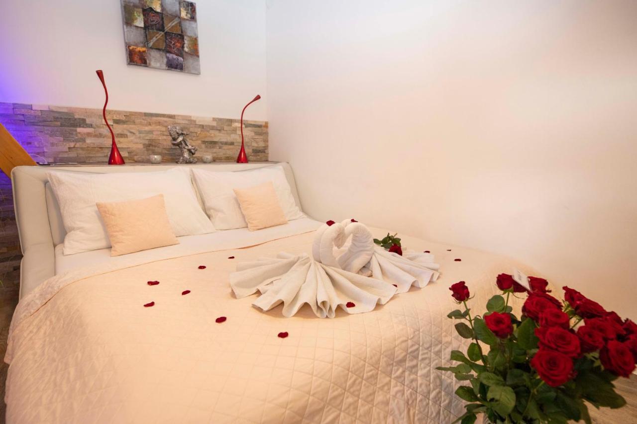 Romanticky Wellness Suite Hotel Heinz Dobris Luaran gambar